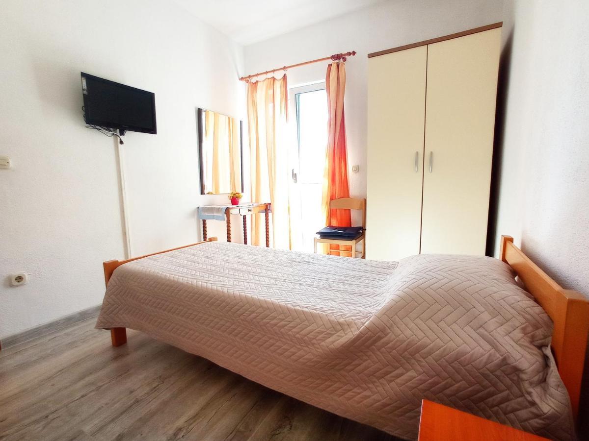 Casa Del Olivo Apartment Tucepi Bagian luar foto