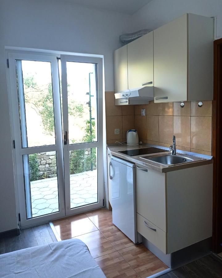 Casa Del Olivo Apartment Tucepi Bagian luar foto