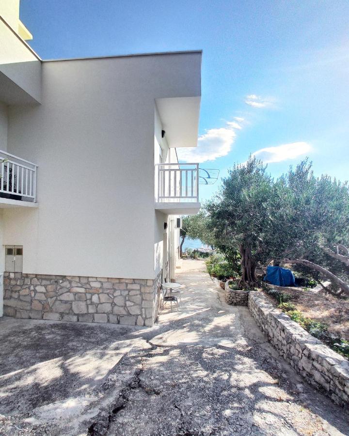 Casa Del Olivo Apartment Tucepi Bagian luar foto